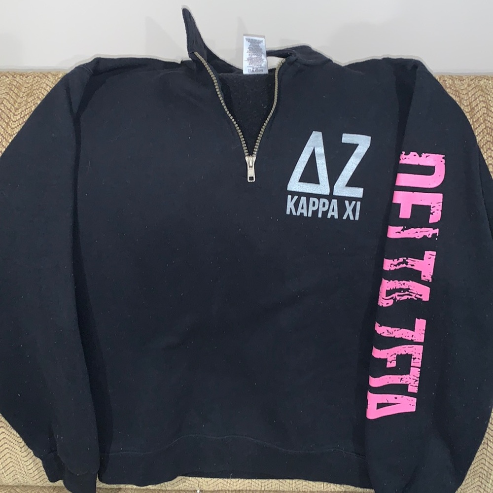 SPORT TEK LSU/DELTA ZETA GRAY SWEATSHIRT. 1/4 ZIP. SMALL. OVERSIZED. WORN.